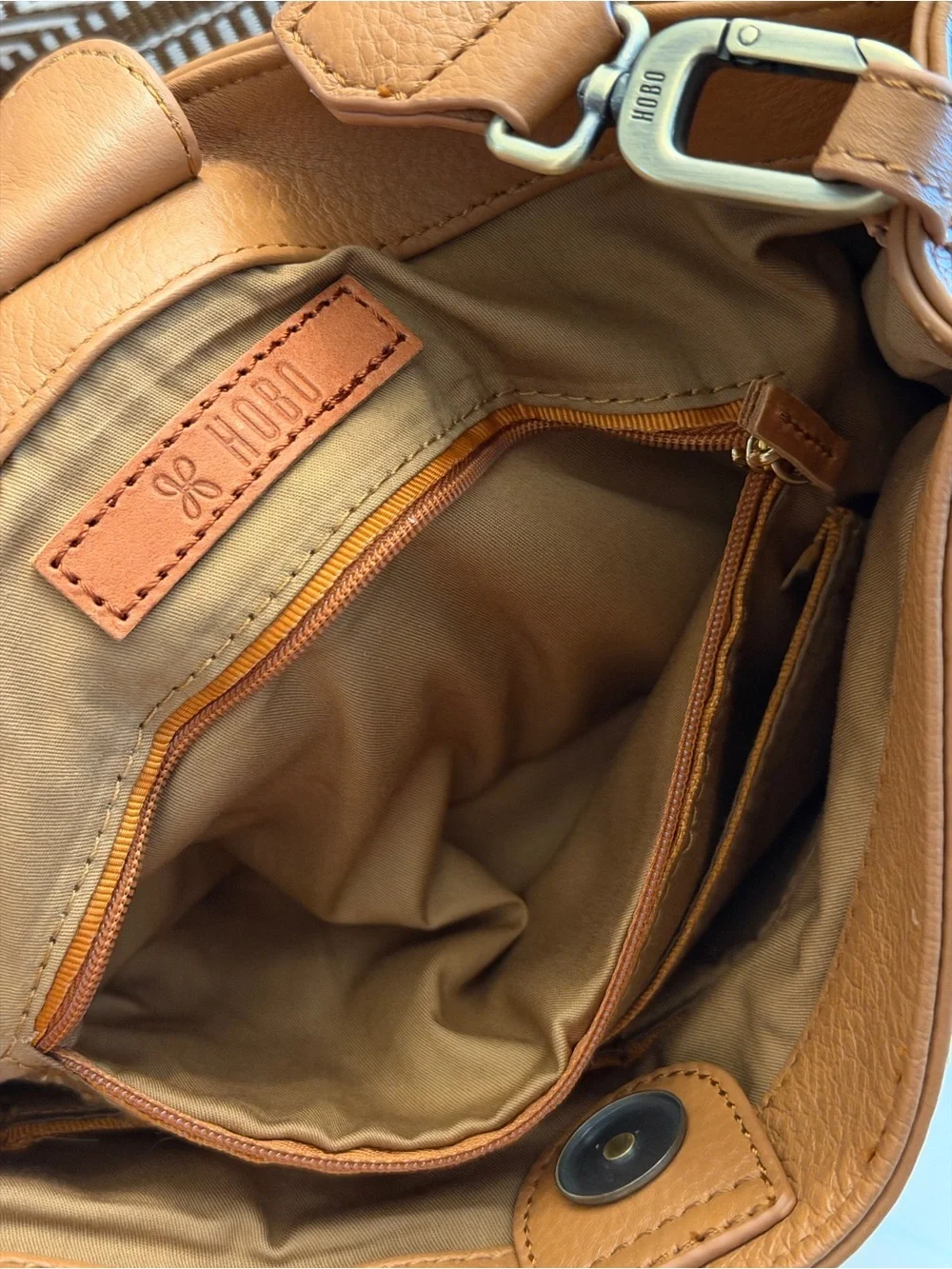 HOBO structured leather